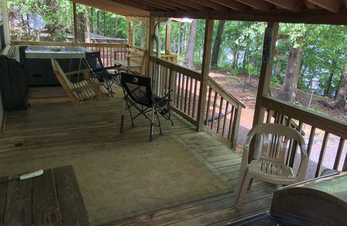 Southmont House | 15 PRIVATE ACRES ! WATERFRONT, SWIMMING POOL ! HOT TUB ! PETS WELCOME TOO !