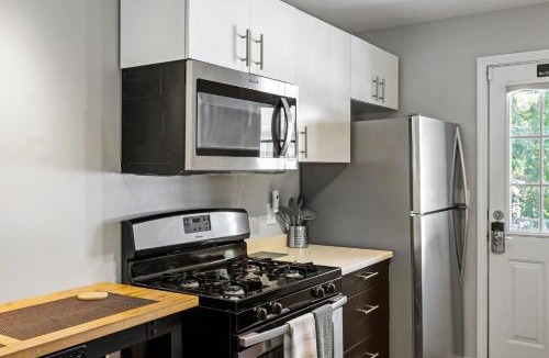 Brookwood Apartment | 15 Standish Ave NW