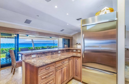 Downtown Lahaina Condo | 150-3 Superior Oceanfront Gold Coast Location.