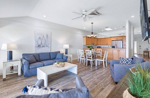 Downtown Lahaina Condo | 150-4 Ocean Front Condo with an Amazing View!