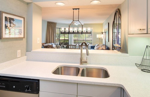 Arcadian Shores Condo | $150 activities - E-gift card when you book - Lakefront Screened in Porch | KLC 112