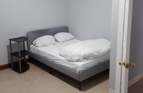 Thunder Bay House | 1500 sq ft House, 7 beds, full kitchen, free parking, Free laundry, clean,
