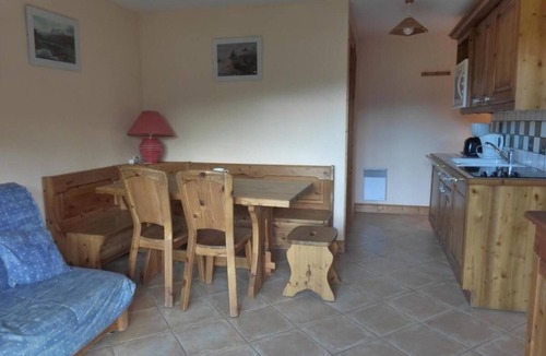 Meribel Village Apartment | 150m from shops, 1st floor, balcony, tv, 32m², Méribel