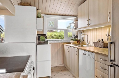 Bratten Strand Cottage | 150m to beach, Indoor Pool, Fireplace, Undisturbed Privacy, Private Cottage