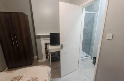 Edmonton House | 151 Felixstowe road