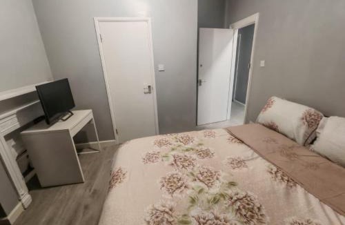 Edmonton House | 151 Felixstowe road