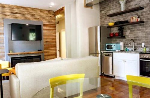 Eureka Springs Historic District House | 151 Spring Downtown Eureka Springs Suite D