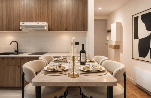 Jardin des plantes Apartment | 1525 Clef