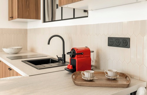 Necker Apartment | 1527 Bargue