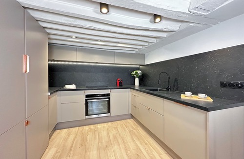 Quartier de la Porte-Saint-Denis Apartment | 1533 Petites écuries