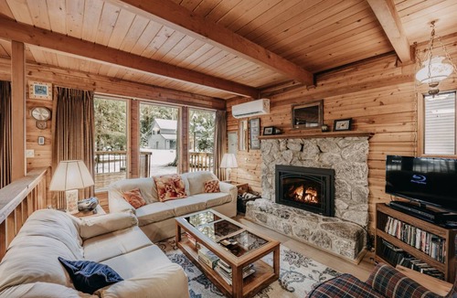 Glacier Cabin | 156 m² Cabin ∙ 3 bedrooms ∙ 6 guests