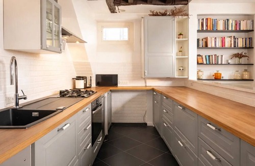 Quartier de la Folie-Mericourt Apartment | 1597 Amelot