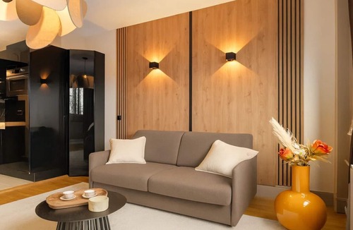 16th Arrondissement Apartment | 1598 Ingres