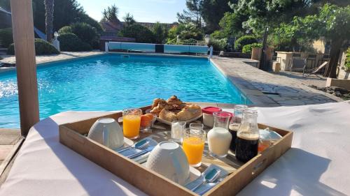 Malves-en-Minervois House | 15min de la Cité de Carcassonne dans petit village, chambre au calme, petit-déjeuner et jacuzzi en supplément