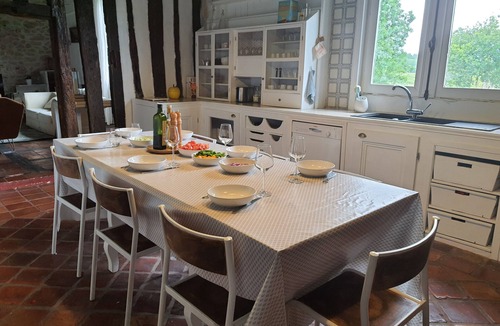 Moulinet Villa | 15th century house with swimming pool in the middle of orchards