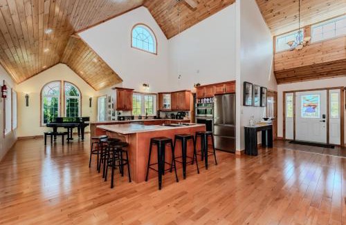 Colpoys Bay House | 16 Acre Bruce Peninsula Forest Escape