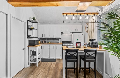Sainte-Lucie-des-Laurentides Ski Chalet | 1601 - Le Petit Renard - Chalet with Spa and Beach