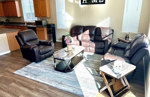 Patterson House | 16 Guest- CA King Bed, RV Parking