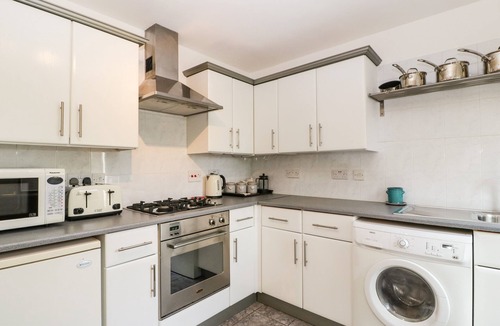 Bradford-on-Avon Cottage | 16 Mythern Meadow