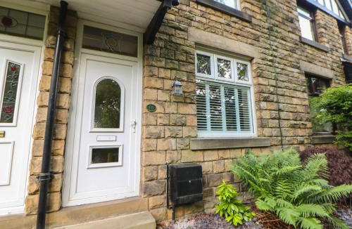 Little Hayfield House | 16 Oak Bank