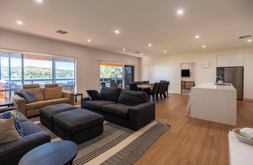 Angas House | 16 Pellaring Lane, Pellaring Flat