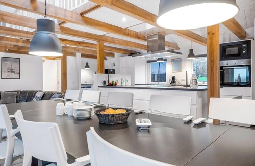 Thisted Municipality House | 16-person holiday home with view over the water and wilderness bath.