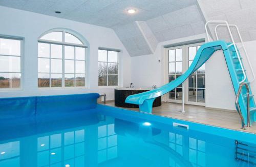 Sundhuse House | 16 person holiday home in Ulfborg