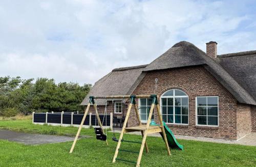 Sundhuse House | 16 person holiday home in Ulfborg