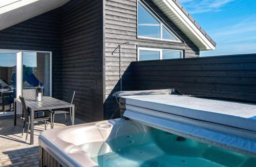 Mommark Strand House | 16 person holiday home in Sydals
