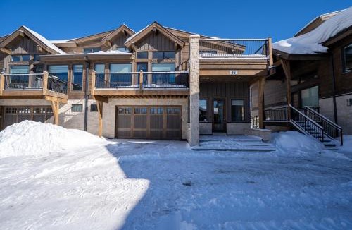 Keystone Villa | 16 Sanctuary Lane