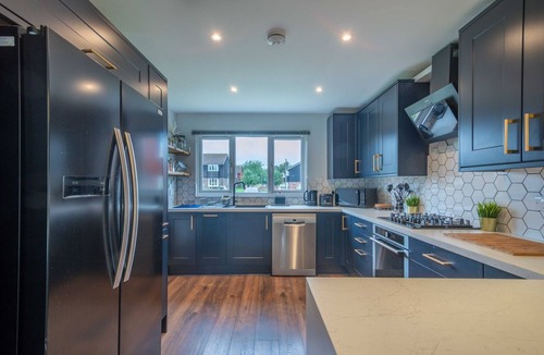 Newmarket Apartment | 16 Waterloo Close, Newmarket