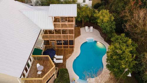 Sullivan's Island House | 1601 Poe Ave - Raven by AvantStay