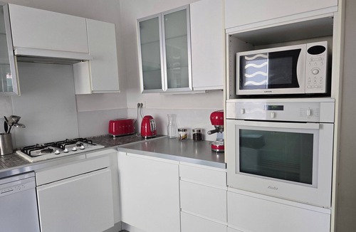Nimes City Centre Apartment | 160m² Bright Flat in Central Nîmes