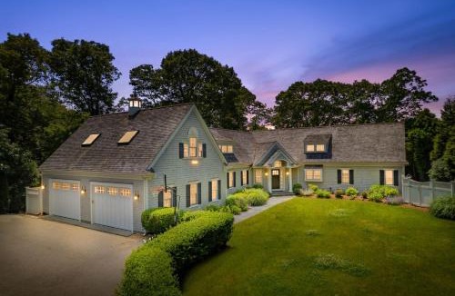 Centerville House | 161 Bay Lane Centerville Cape Cod - Bay Breeze