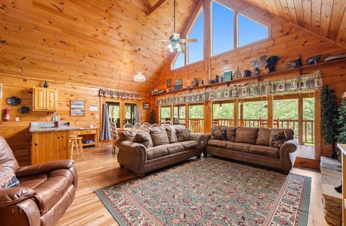 Sevierville Cabin | 161 m² Cabin ∙ 2 bedrooms ∙ 8 guests