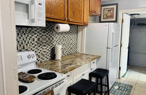 Shannon House | 1616 quiet Home your home away from home enjoy inn