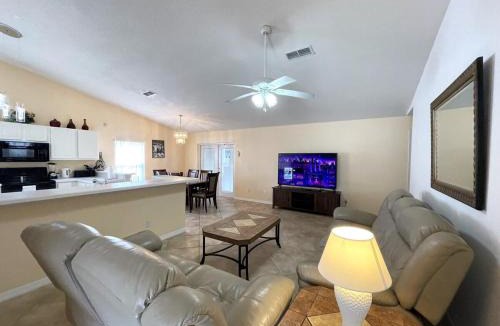 San Angelo Villa | 1629 Oak Hill Trail