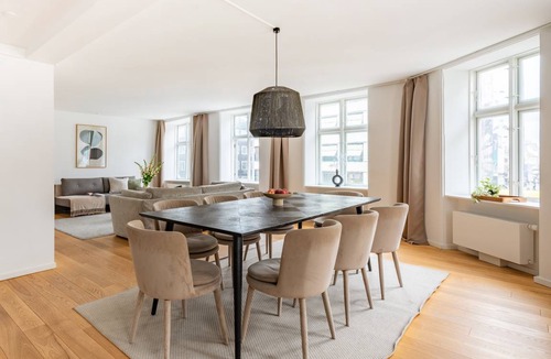 Copenhagen City Centre Apartment | 163 m² Apartment ∙ 4 bedrooms ∙ 8 guests