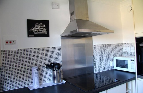 Stanwell Apartment | 168 - ExcellentStays - 2 Bedroom Flat