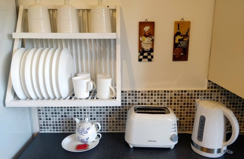 Stanwell Apartment | 168 - ExcellentStays - 2 Bedroom Flat