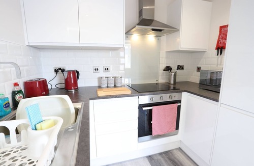 Sheldon Apartment | 16Birmingham NEC/Airport Interchange shortstay homebase