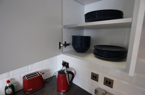 Sheldon Apartment | 16Birmingham NEC/Airport Interchange shortstay homebase