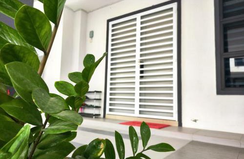 Taman Rapat Damai House | 16p Ipoh, Semi D,