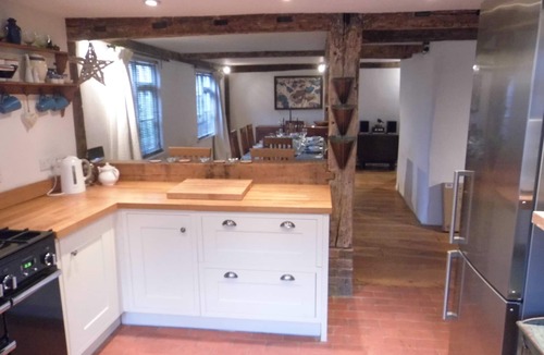 Cranbrook House | 16th Century Former Alehouse