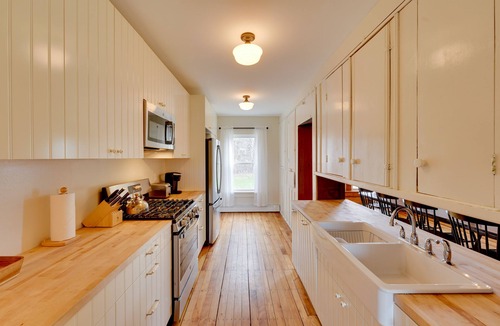 Cavendish House | 17-Acre Vermont Escape w/Panoramic Mountain Views