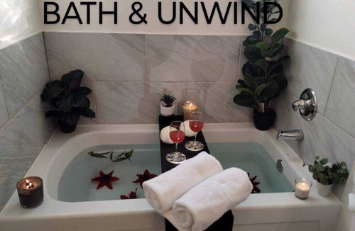 Biggs Field House | 17 Beds Bath Tub New Home