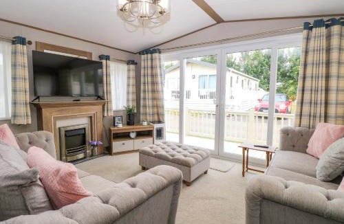 Hopton House | 17 Castle Walk