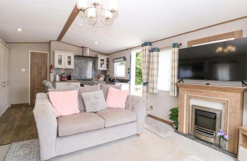 Hopton House | 17 Castle Walk