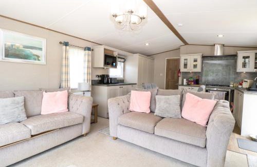 Hopton House | 17 Castle Walk