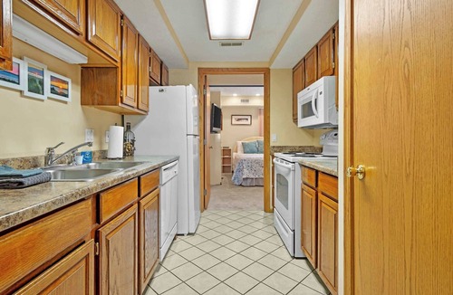 Elk Rapids Condo | #17 ELK RAPIDS BEACH CONDOMINIUM